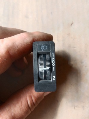 Mercedes w126 кнопка регулировки уровня света фото №1