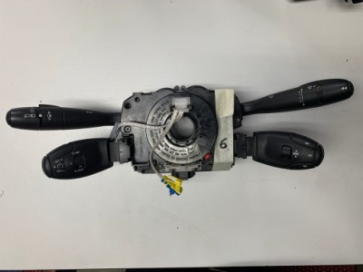 Partner iii berlingo iii переключатель комбинированный переключатели com лента 98062248xt фото №1