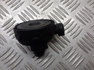 Вентиляция картера vw polo iv 9n 1.2 03e103765b фото №1