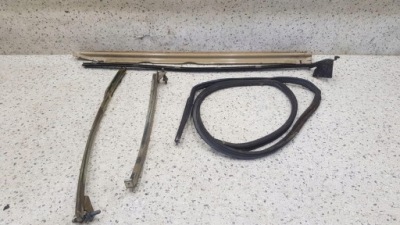 Напрямна прокладка скло ліва mercedes sl r129 фото №1