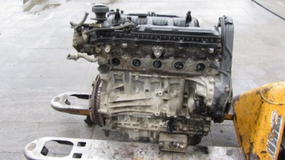 Volvo v40 2 2.0d двигатель стойку d5204t6 12- фото №1