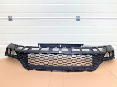 Vw t-roc решітка середня накладка спойлер бампера перед фото №1