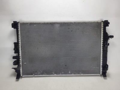 Opel insignia b lift радиатор воды 39179356 оригинал фото №1