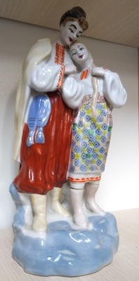 Płonne Figurka porcelana para w strojach ludowych