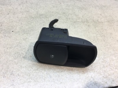 Панель скло правий opel corsa d 3d 13189333 фото №1