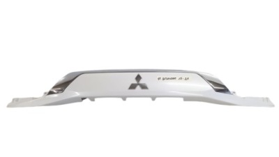 Mitsubishi outlander 2015-2021 молдинг na кришка задня фото №1