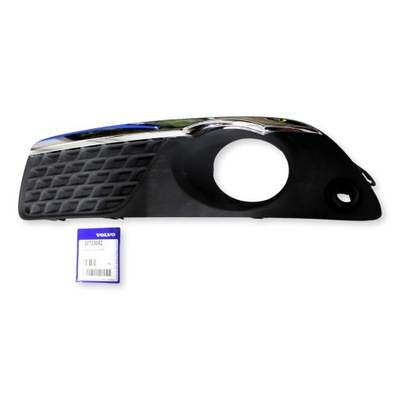 Volvo v70 панель бампера оригінальний номер 30733082 фото №1