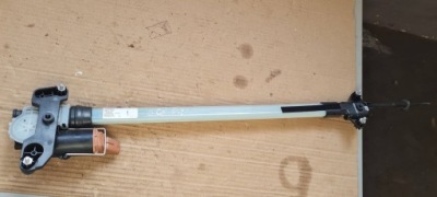 Sq8 4m rsq8 q8 механизм привод шторка дверь задняя правый 4m8861952a фото №1