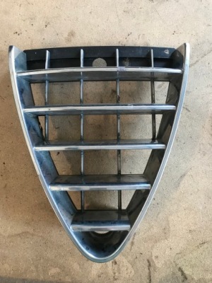 Решітка радіатора решітка радіатора капот alfa romeo 147 lift оригінал w-wa фото №1