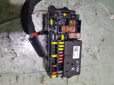 Коробка запобіжників opel astra k v 15513166 фото №1