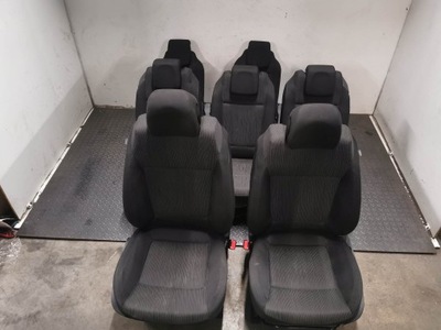 Сиденья 7 человек peugeot 5008 uk фото №1