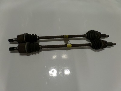 Kia sorento ii 2.2 crdi приводной вал задняя 49600-2p000 фото №1