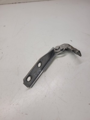 Петля капот правий audi a3 8p lift 8p0823302 фото №1