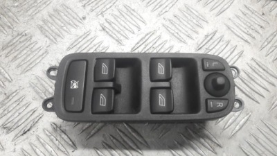 Перемикач вікон volvo оригінальний номер 30773427 фото №1