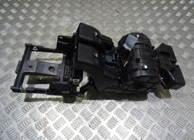 Bmw x6 f16 повітродувка повітропровід тунель 9128824 фото №1