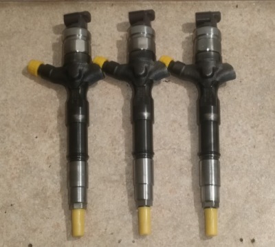 Инжектор toyota 2.5 d4d 23670-30310 проверенный фото №1