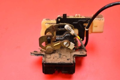 Замок кришки задня багажника mazda premacy 1 i cp 99-01 фото №1