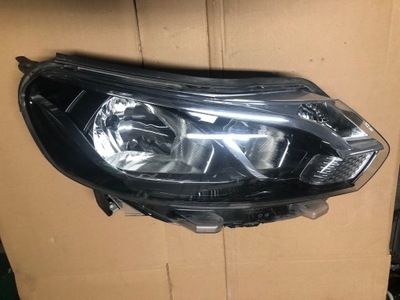 Toyota proace 17- лампа правая передняя фото №1