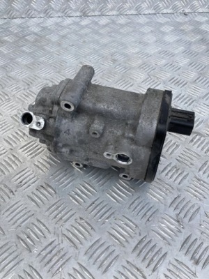 Компресор кондиціонера toyota prius iv 15- 1.8 фото №1