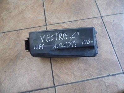 Vectra c 1.9cdti lift 06' sed коробка предохранителей 13205802 фото №1