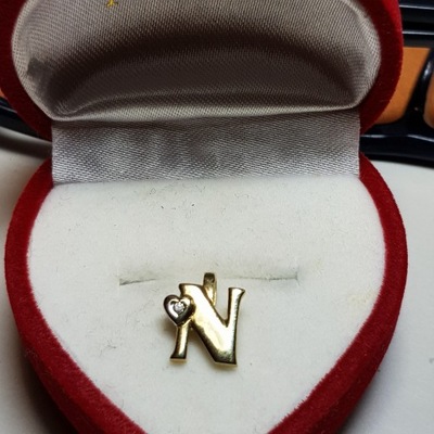 Złota literka N z brylantem złoto 585