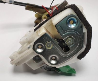 Замок дверь правый перед mazda 2 de 3d europa фото №1