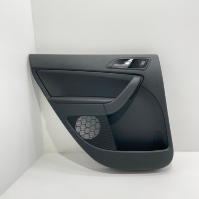 Skoda yeti оббивка двері задня ліва 5l1867211 фото №1