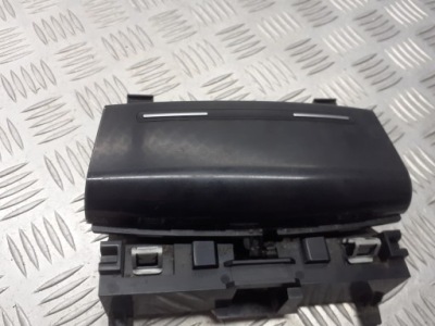 Попільничка audi a3 8p 1.6 8p0857951 фото №1