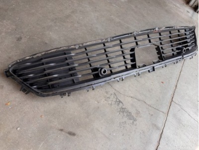 Opel corsa f решітка бампера середня 475498858 фото №1