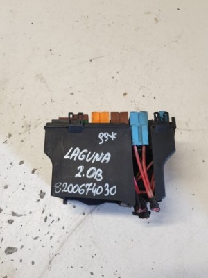 Коробка предохранителей renault laguna 2.0 b 8200674030 фото №1