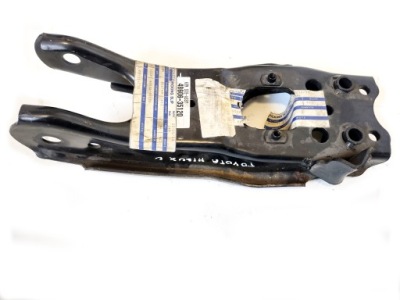 Важіль перед лівий нижній toyota hilux 48606-35120 фото №1