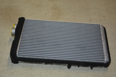 Радіатор обігрівача audi a4 de646001 фото №1