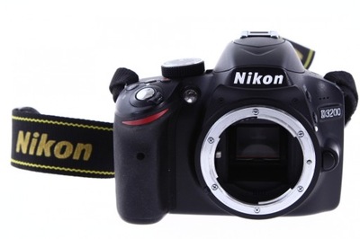 Lustrzanka Nikon D3200 body, przebieg 17817 zdjęć