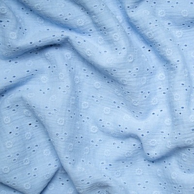 Muślin haftowany błękitny