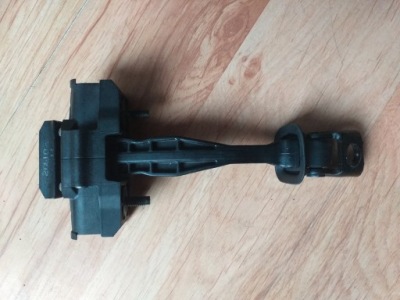 Bmw 1 f40 ограничитель дверь задняя 7448039 фото №1