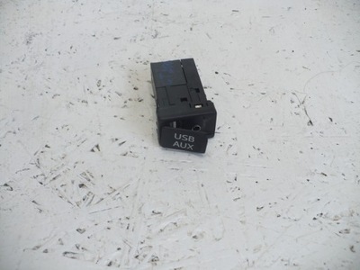 Роз'єм aux usb 86190-48030 lexus ct200h фото №1