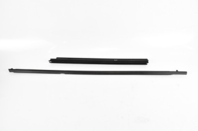 Накладки ущільнювач лівий задня 7574047040 toyota prius iv фото №1