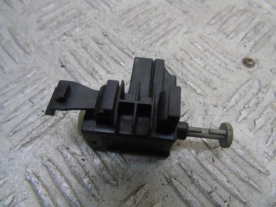 Датчик педалі гальма стоп jaguar volvo jeep 6g9t11a152aa фото №1