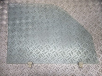 Скло бічна ліва передня opel monterey i m92 фото №1