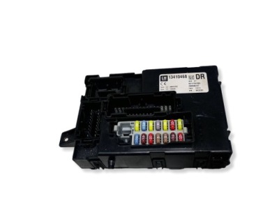 Коробка запобіжників opel оригінальний номер 13410468 фото №1