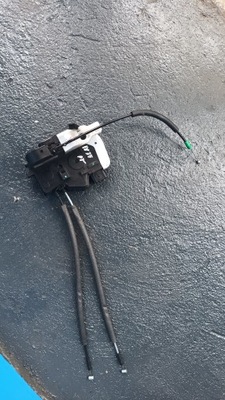 Hyundai ix35 замок дверь правый задняя фото №1