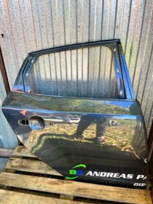 Volvo v40 двері задня правий rok 2012-2019 фото №1