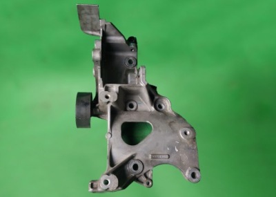 Кронштейн генератора fiat freemont 2.0 jtd 04627138aa фото №1