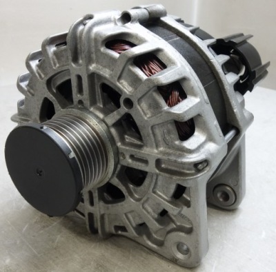 Генератор renault scenic nissan x-trail 1.7dci 231004742r valeo 180a 7pk фото №1