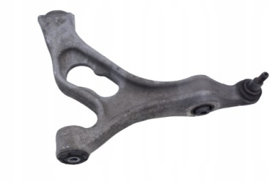 Важіль правий перед vw touareg 7p5 13r. фото №1