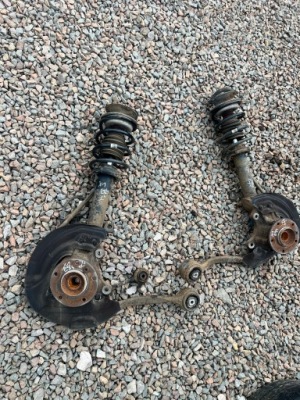 Bmw x1 e84 2.0 d поворотный кулак mcperson правая левая фото №1