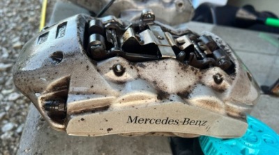 Mercedes cls суппорт тормоза перед 20a77505 оригинал фото №1