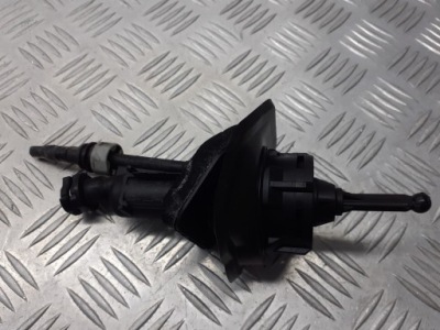 Помпа зчеплення ford focus mk2 1.6 3m51-7r543 фото №1