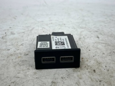 Роз'єм usb alfa romeo stelvio 01561397270 фото №1