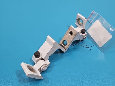 Петля дверь перед правый skoda octavia iv фото №1